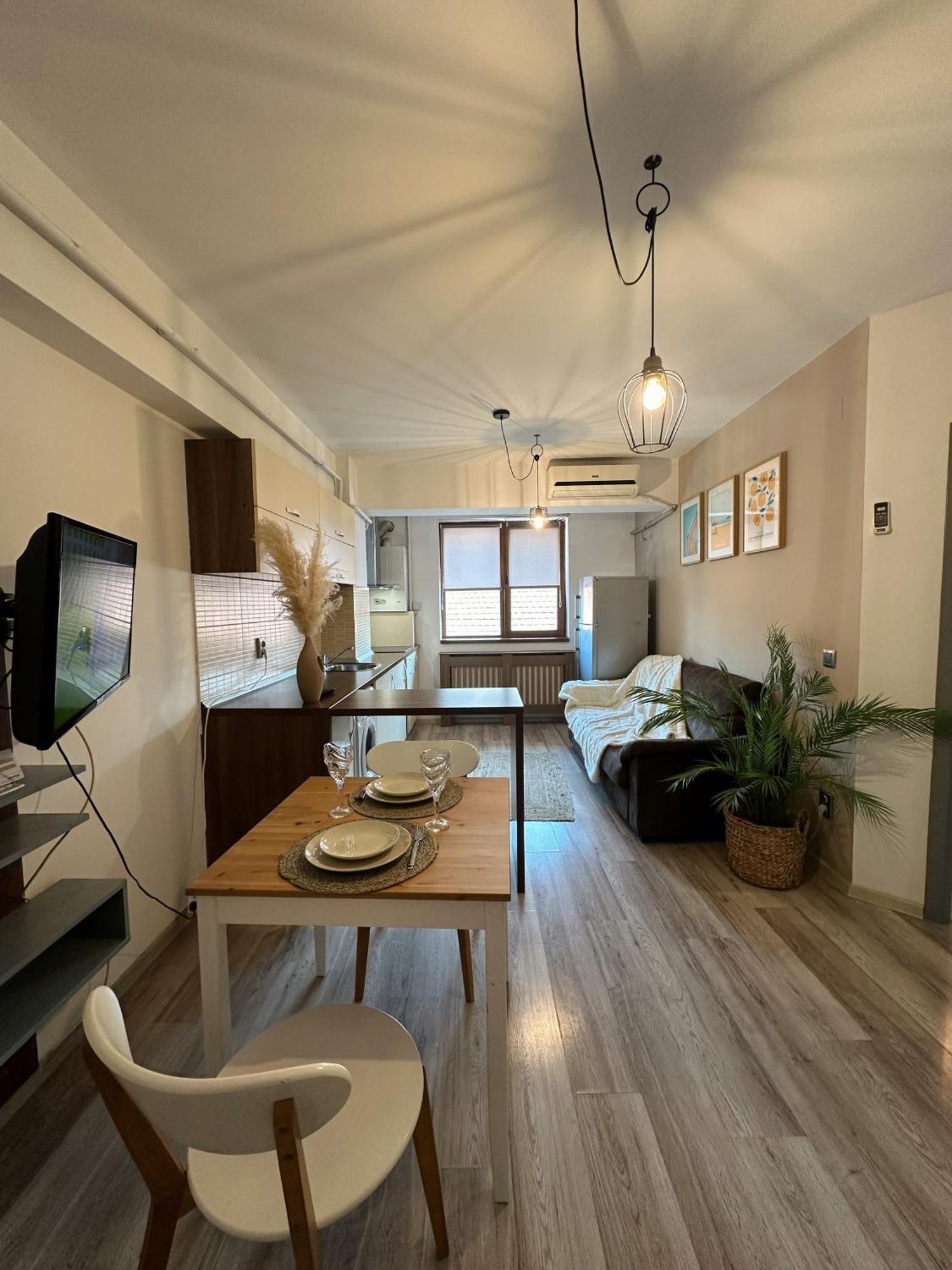 Modern Flat - Apartament Nou Aproape De Spital Si Aeroport Iasi Luaran gambar