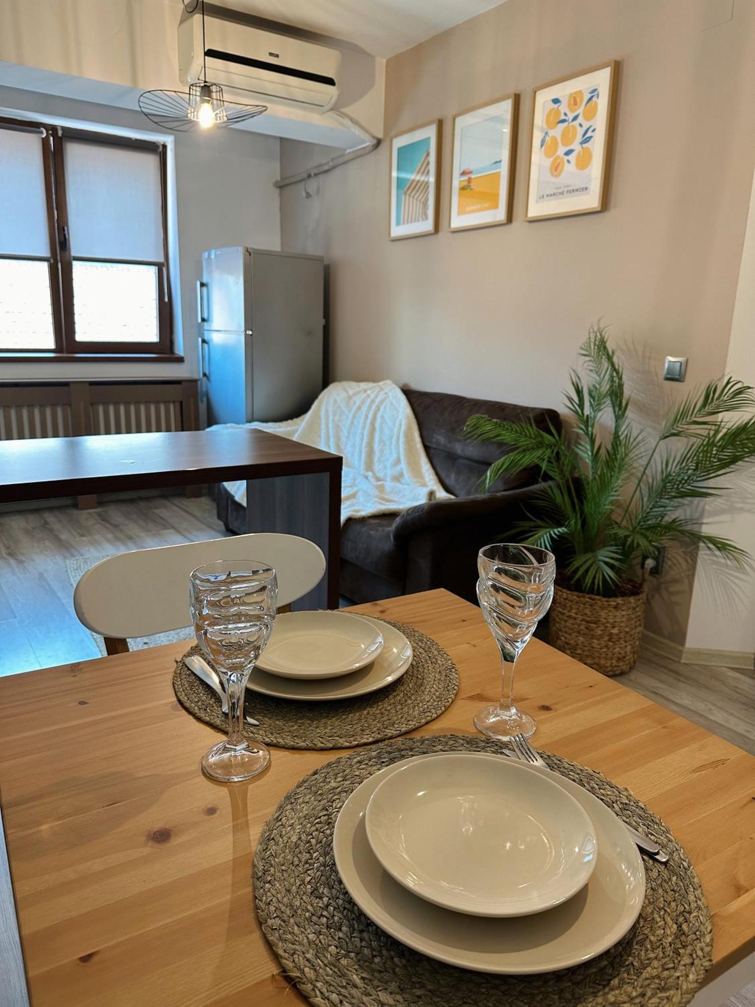 Modern Flat - Apartament Nou Aproape De Spital Si Aeroport Iasi Luaran gambar
